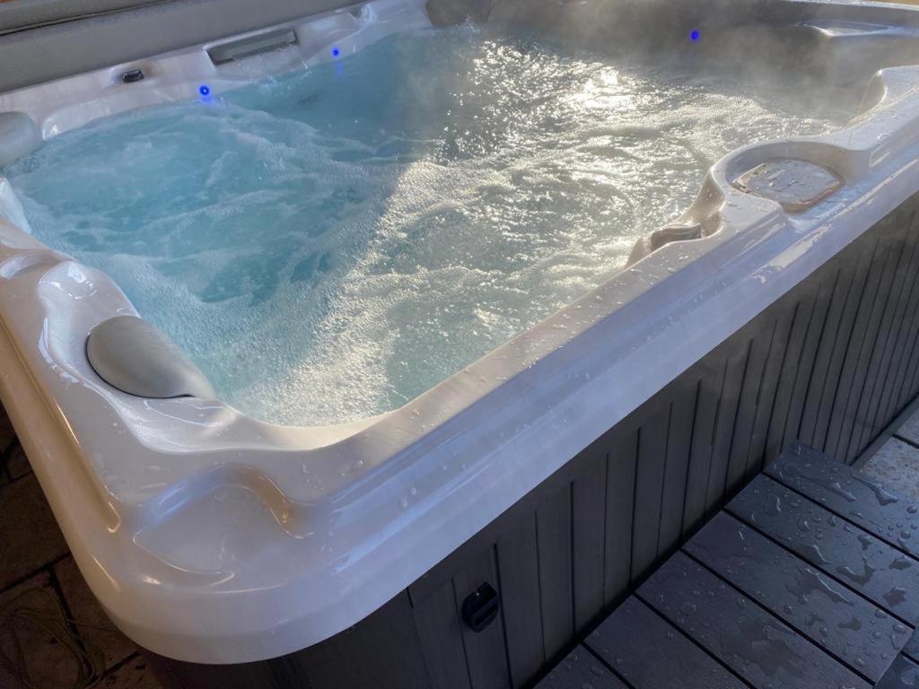 Alpenblick Nahe Muenchen Mit Outdoor Whirlpool - 21 Min Von Muenchen Mit Zug Assling ภายนอก รูปภาพ
